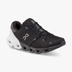 'On Running' Men's Cloudflyer 4 - Black / White (Wide) -On Running 71.98677 cloudflyer 4 fw22 black white m g6 d5e590f3 4889 4922 8bb8 560e20fa5f0d 1024x1024@2x