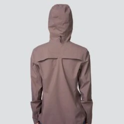 On Running Women's ON-Running Waterproof Anorak 224.00082 -On Running Small JPEG FB TW Social Post Detail Shot 1200x1200 FW19 Waterproof Anorak Grape W 5