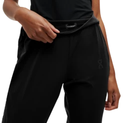 On Running Women's On Lightweight Pants - 236.00707 -On Running SmallPNG 236.00707 lightweight pants ss22 black w g5