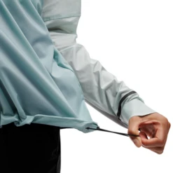 On Running Women's On Weather Jacket 204.00428 12 On Running Women's On Weather Jacket 204.00428 -On Running webimage E2E1A1F6 FD0D 46B1 914F73B379F40E43